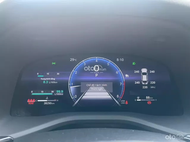 Toyota Camry 2.0Q 2025 12