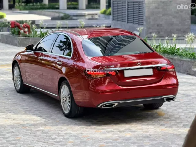 Mercedes-Benz E200 Exclusive V1 2022 4