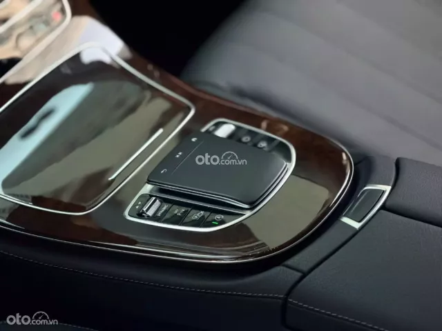 Mercedes-Benz E200 Exclusive V1 2022 7