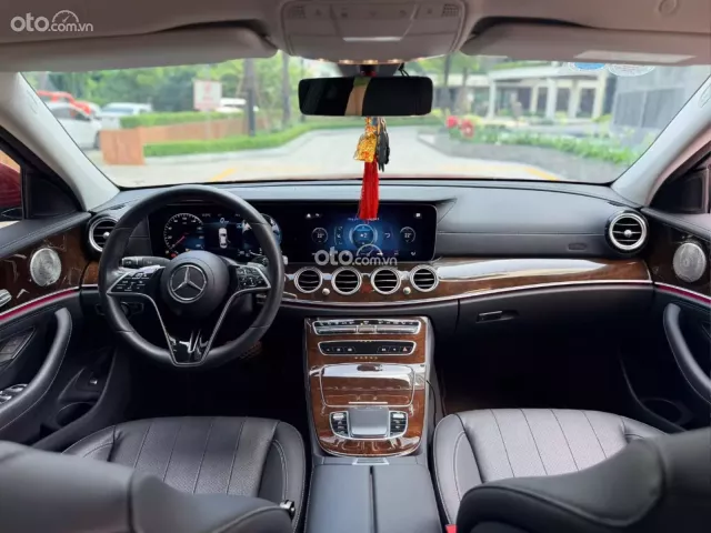 Mercedes-Benz E200 Exclusive V1 2022 12