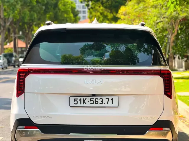 Kia Carnival 2.2D Signature 2025 6