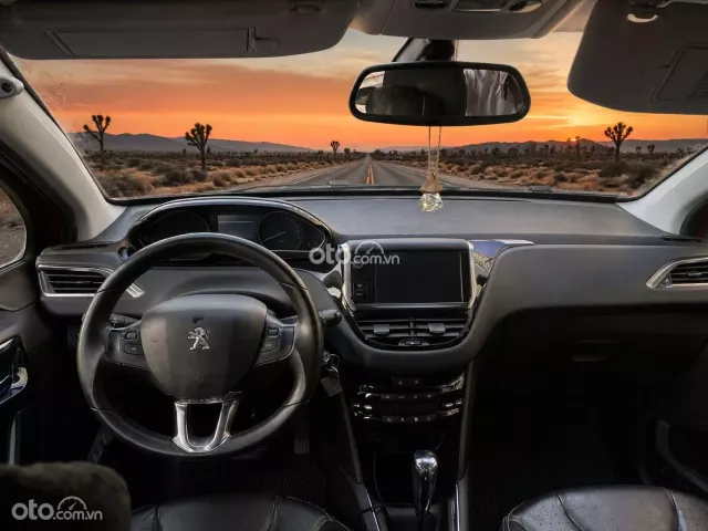 Peugeot 208 1.6L AT 2015 9