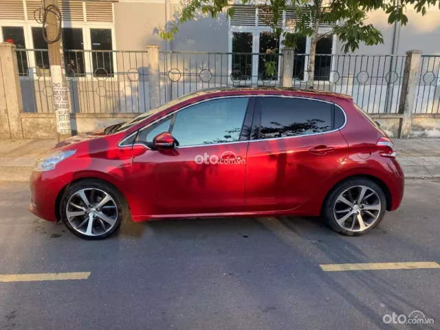 Peugeot 208 1.6L AT 2015 3