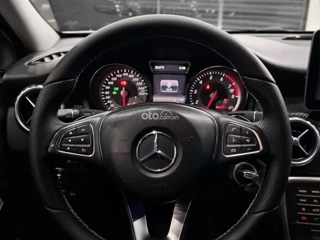 Mercedes-Benz GLA 200 1.6 I4 2016 13