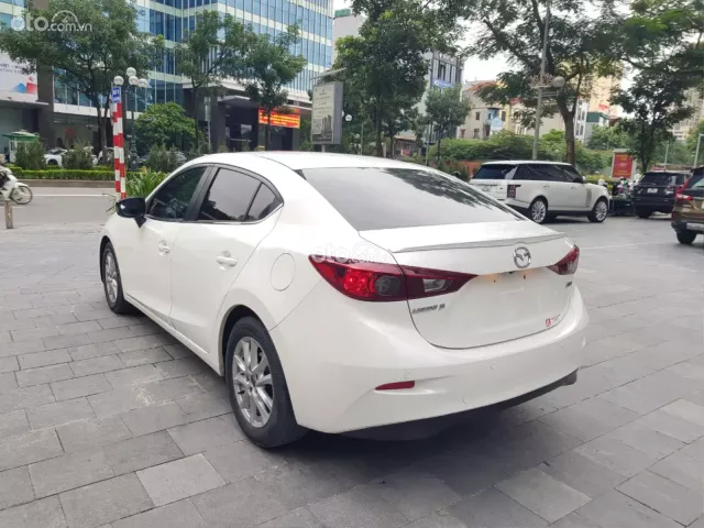 Mazda 3 1.5L Sedan 2016 4
