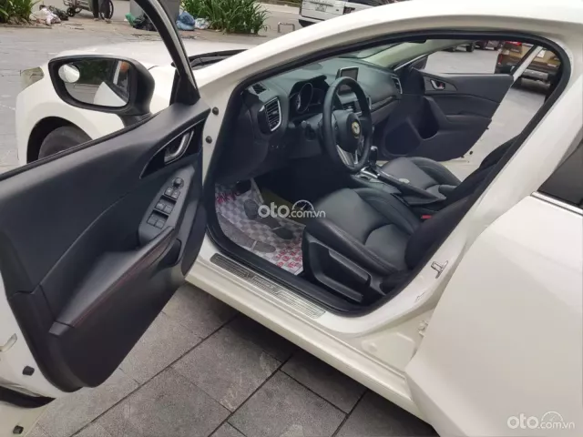 Mazda 3 1.5L Sedan 2016 8