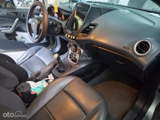 Ford Focus 1.6L 2011 8