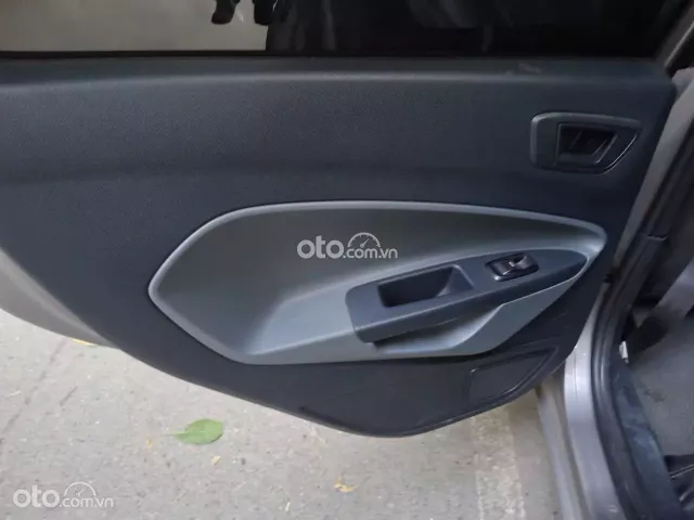 Ford Focus 1.6L 2011 9