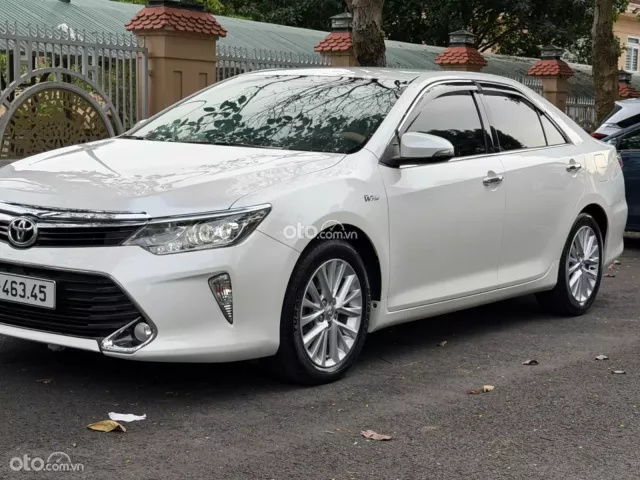 Toyota Camry 2.0E 2018 3