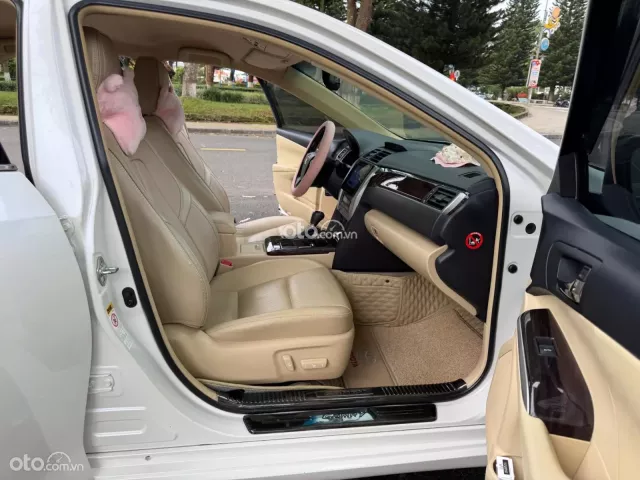 Toyota Camry 2.0E 2018 11