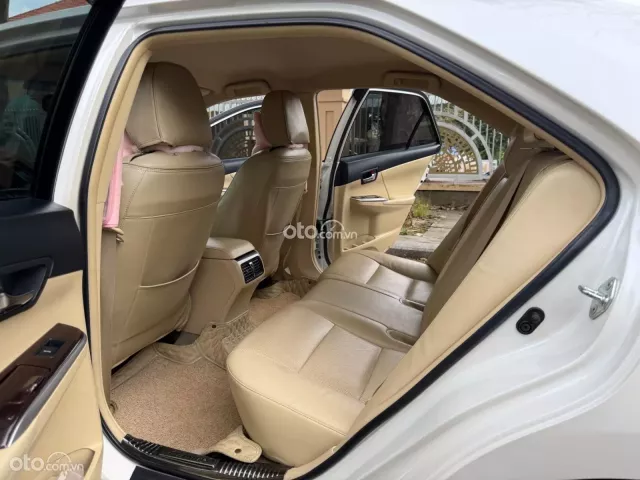 Toyota Camry 2.0E 2018 13
