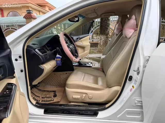 Toyota Camry 2.0E 2018 12