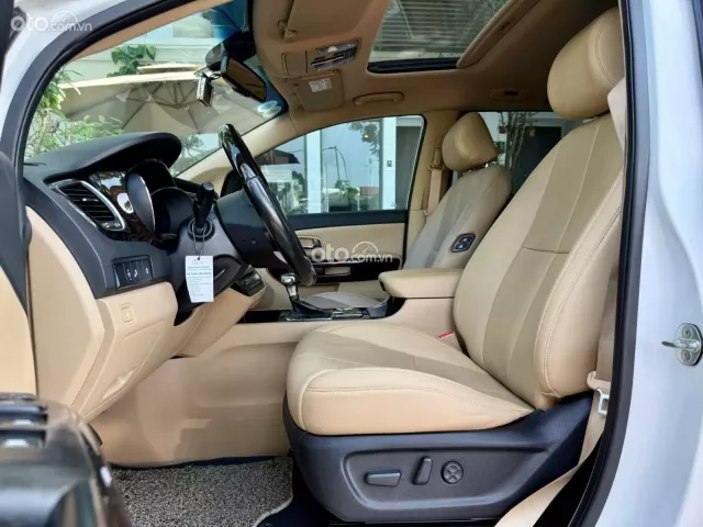 Kia Sedona 2.2 DAT 2018 9