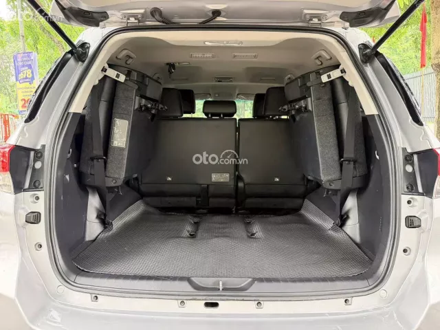 Toyota Fortuner 2.4G 4x2 AT  2024 17