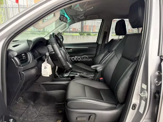 Toyota Fortuner 2.4G 4x2 AT  2024 12