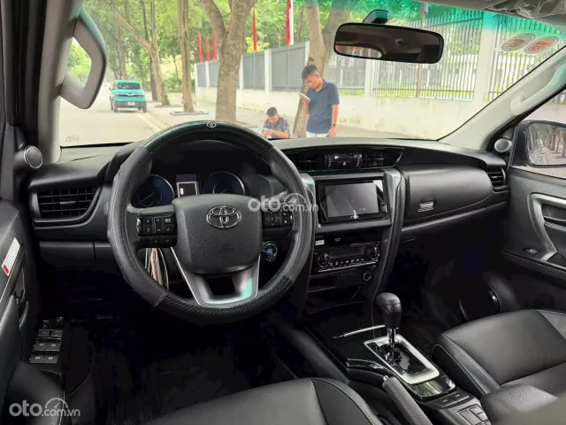 Toyota Fortuner 2.4G 4x2 AT  2024 14