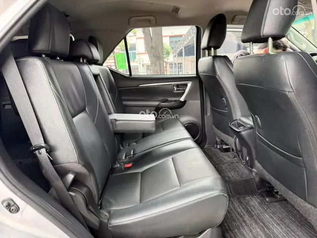 Toyota Fortuner 2.4G 4x2 AT  2024 11