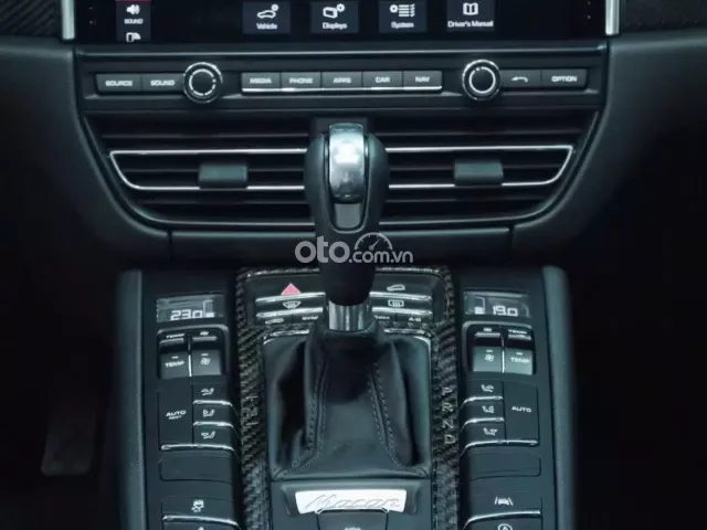 Porsche Macan Turbo 2021 8