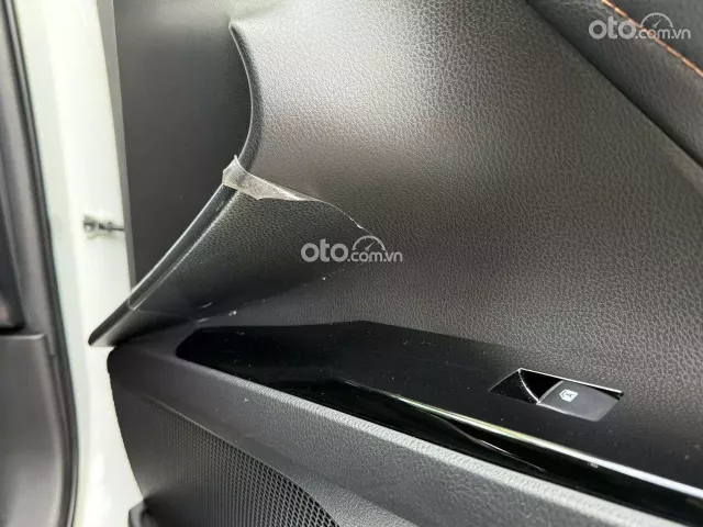 Toyota Camry 2.0G 2020 8