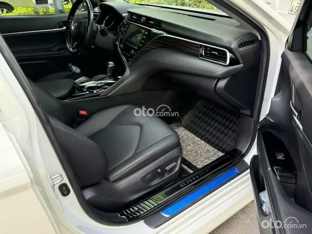 Toyota Camry 2.0G 2020 6