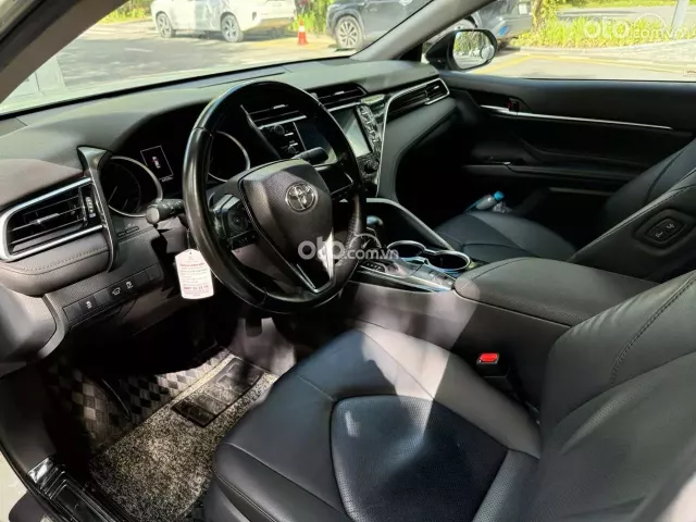 Toyota Camry 2.0G 2020 4
