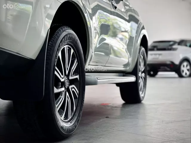 Nissan Terra 2.5L V 4WD 7AT 2019 15