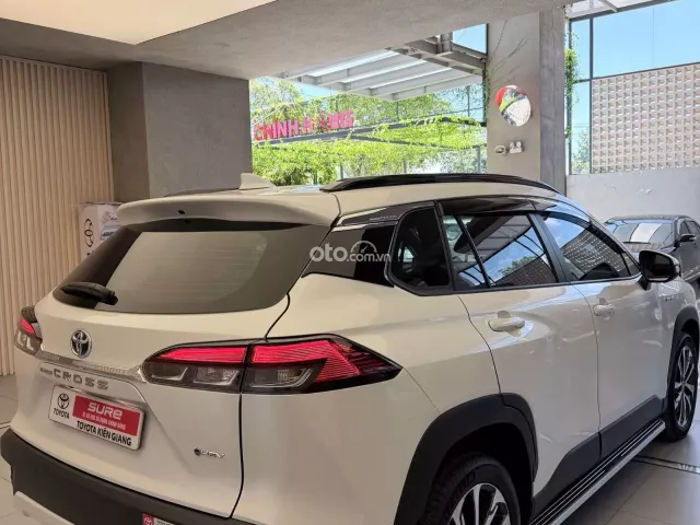 Toyota Corolla Cross 1.8 HV 2025 3
