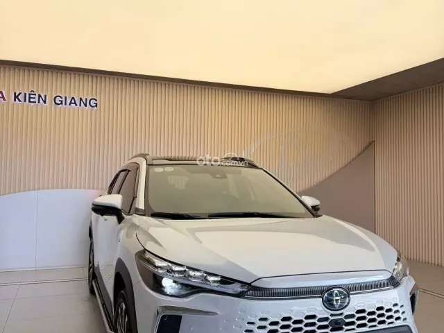 Toyota Corolla Cross 1.8 HV 2025 4