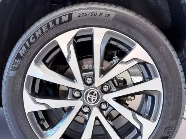 Toyota Corolla Cross 1.8 HV 2025 11