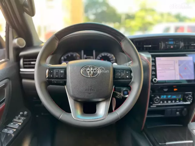 Toyota Fortuner 2.4 AT 4x2 Legender 2020 12