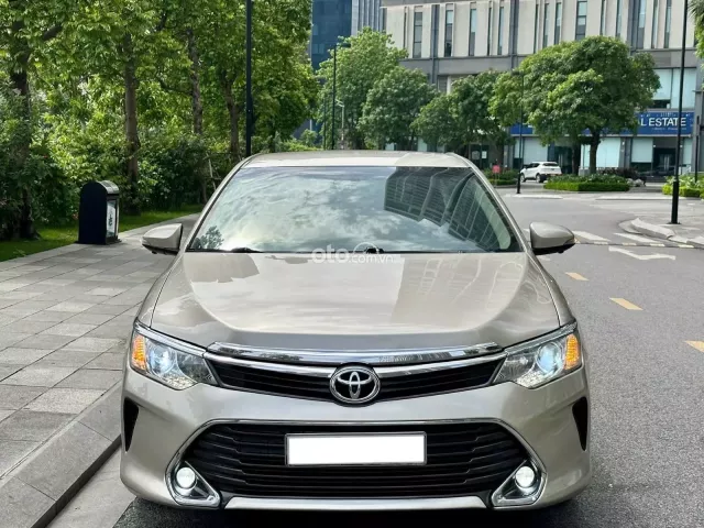 Toyota Camry 2.0E 2015 2
