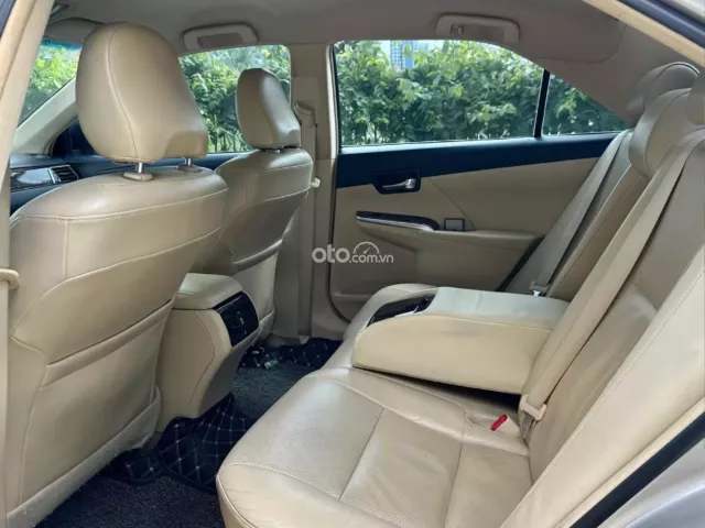 Toyota Camry 2.0E 2015 14