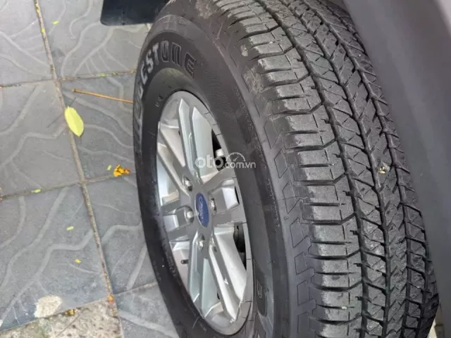 Ford Ranger XLS 2.0L 4x2 AT 2023 9