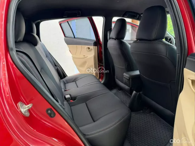 Toyota Yaris 1.3E 2014 10