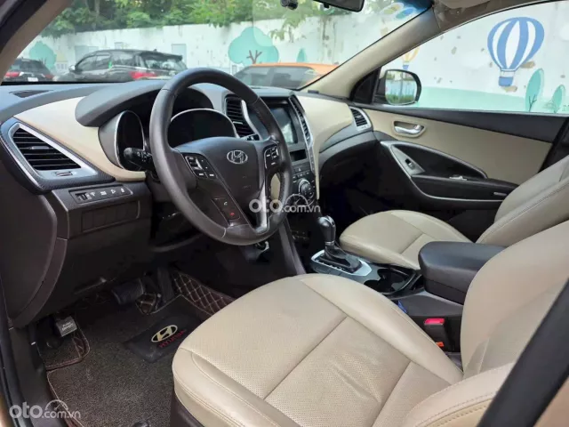 Hyundai Santa Fe 2.2L Dầu Tiêu chuẩn 2017 10