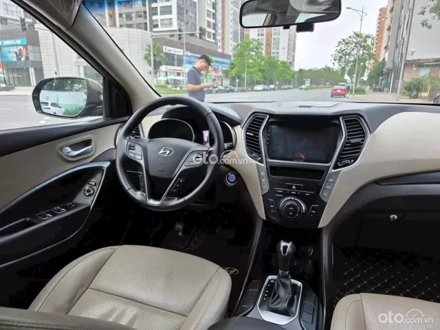 Hyundai Santa Fe 2.2L Dầu Tiêu chuẩn 2017 11