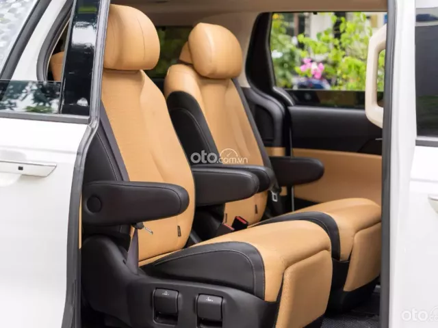 Kia Carnival 2.2D Signature 2021 21