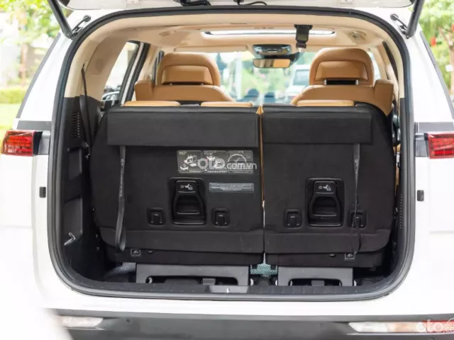 Kia Carnival 2.2D Signature 2021 23