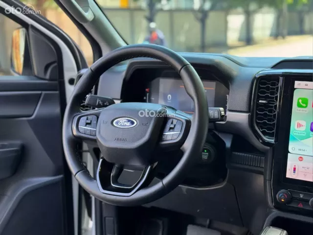 Ford Everest Ambiente 2.0 AT 4x2 2025 14