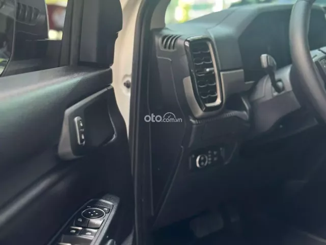 Ford Everest Ambiente 2.0 AT 4x2 2025 2