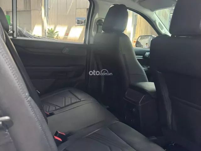 Ford Everest Ambiente 2.0 AT 4x2 2025 3