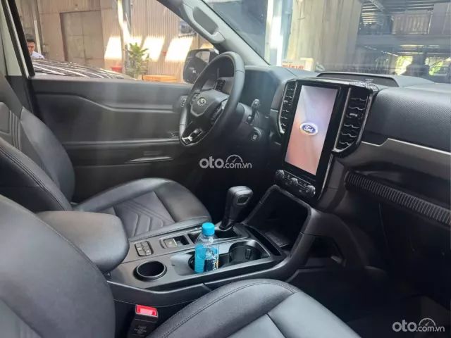 Ford Everest Ambiente 2.0 AT 4x2 2025 4