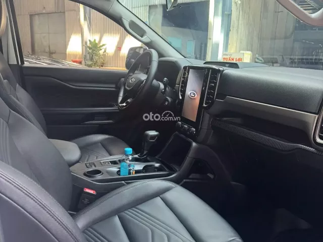 Ford Everest Ambiente 2.0 AT 4x2 2025 9