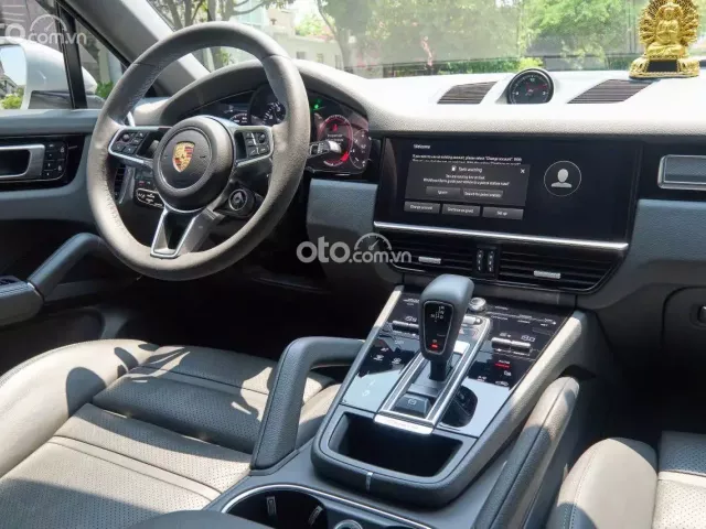 Porsche Cayenne Platinum Edition 2023 6