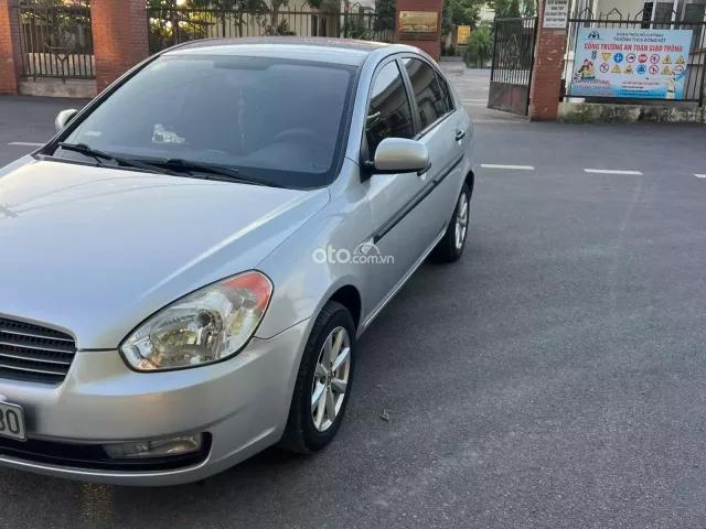 Hyundai Accent 1.4 MT 2009 2