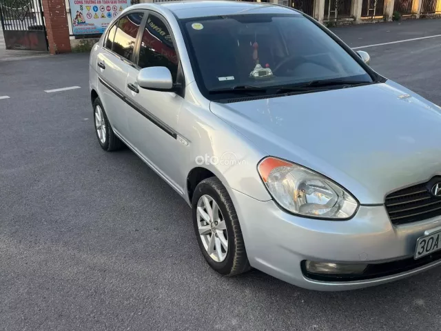 Hyundai Accent 1.4 MT 2009 3