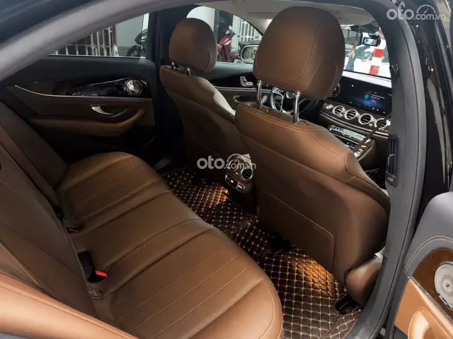 Mercedes-Benz E200 Exclusive 2021 12