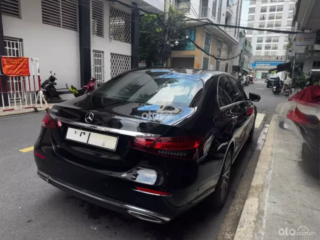 Mercedes-Benz E200 Exclusive 2021 4