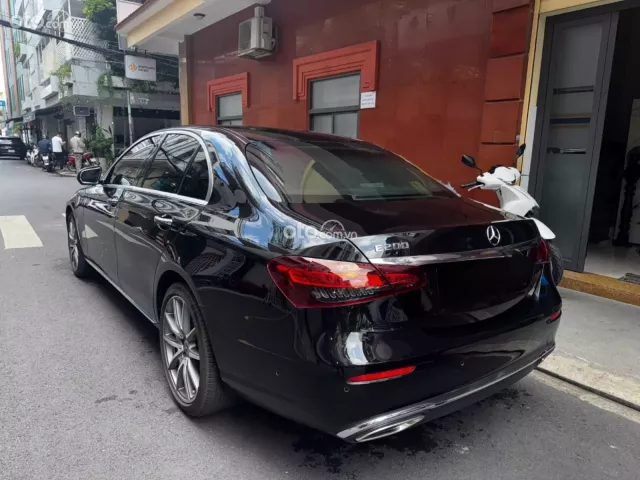 Mercedes-Benz E200 Exclusive 2021 3