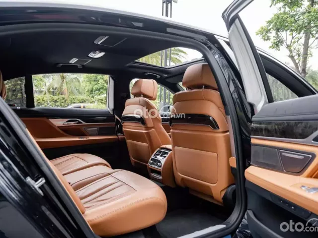 BMW 730Li M Sport 2021 8